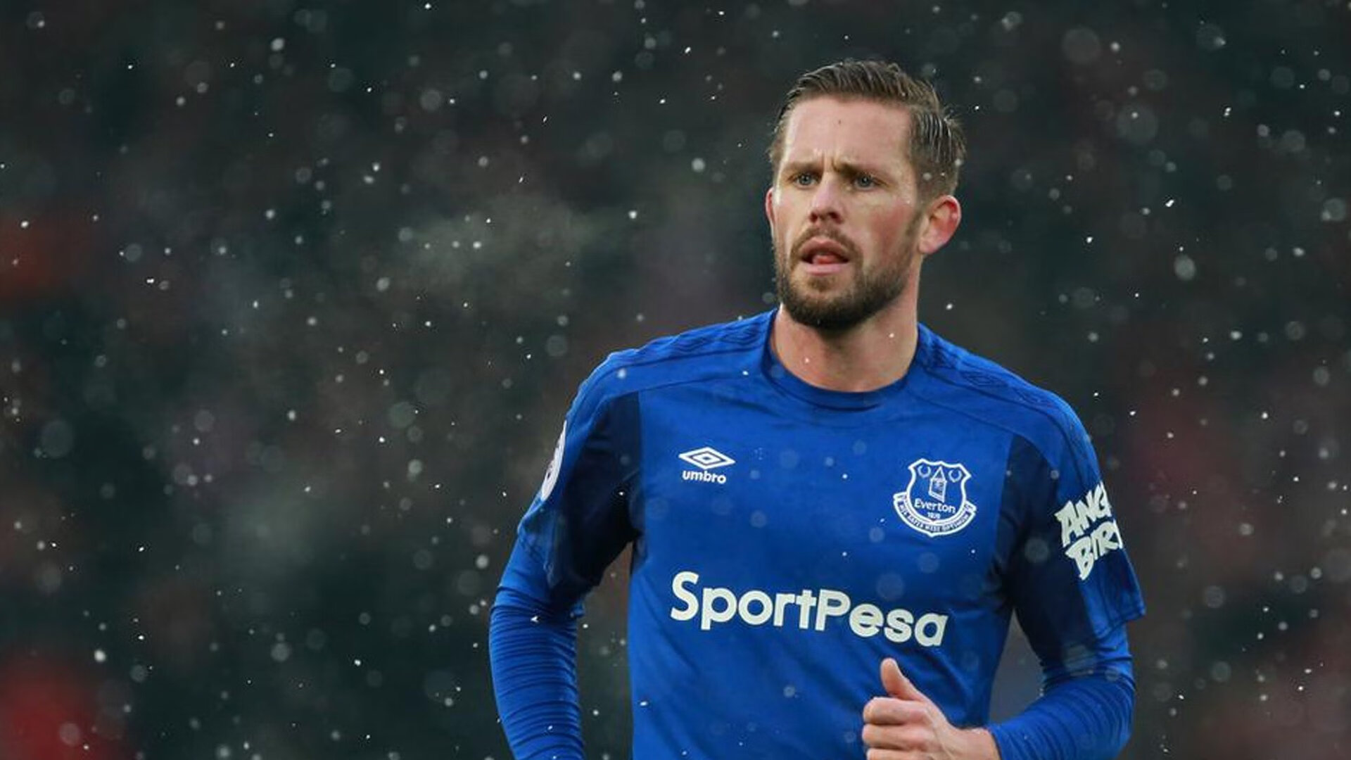 AYX GAMING-史上最“炫炸”的投篮手感：库里多场比赛三分球命中率超过70%！